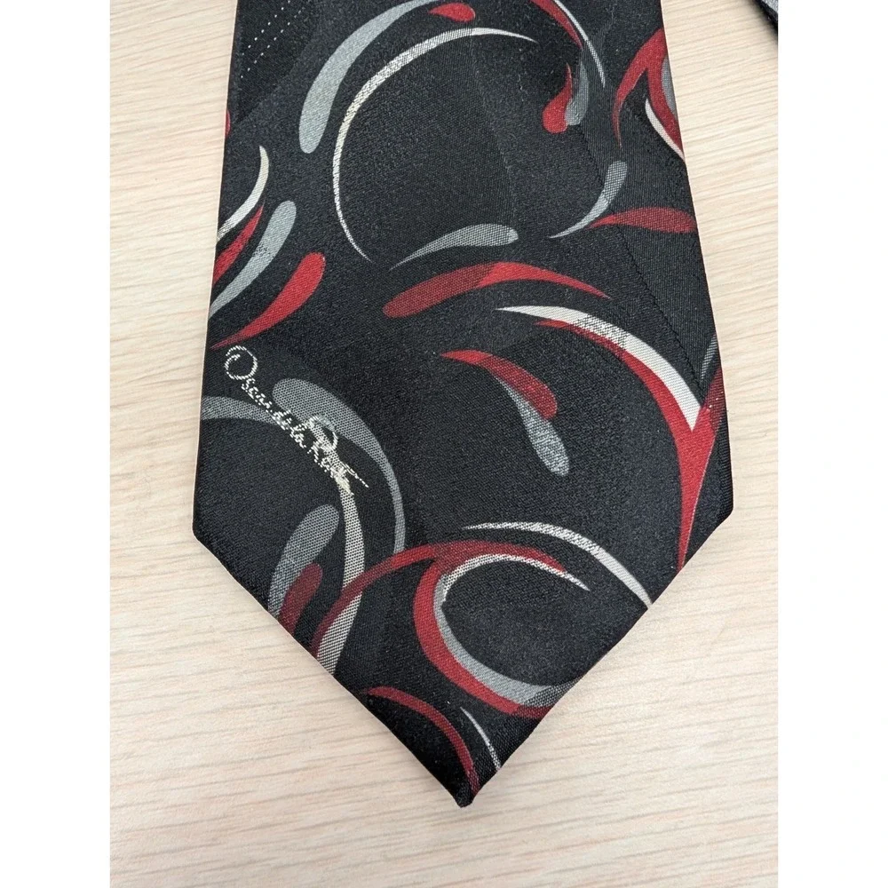 Oscar de la Renta Studio Swirl Black‎ Red Silver White Poly-Silk Men's Neck Tie